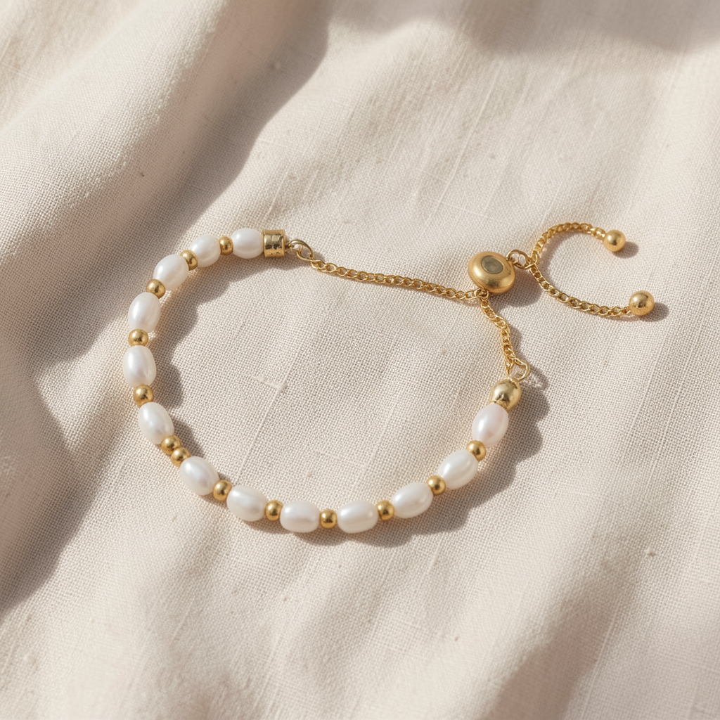 Elegant Pearl and Gold Bracelet